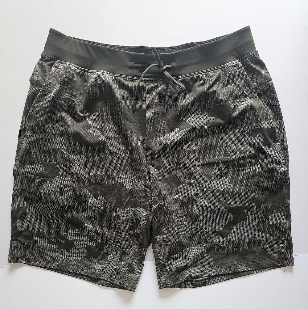 LULULEMON MEN'S SHORT CAMO T.H.E. SHORTS SIZE EXTRA LARGE